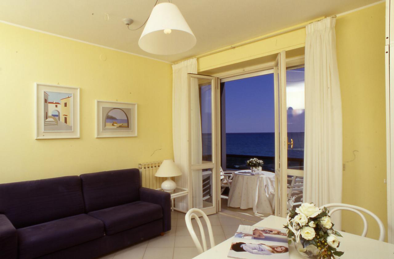 Residence Sole Mare Alaxi Hotels Alassio Exterior foto